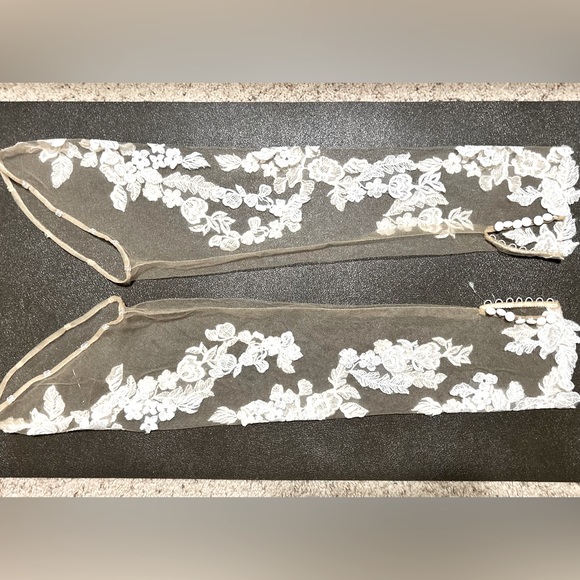 Wedding Dress Sleeves - Picture 2 of 2